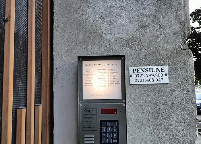 בית הארחה Casa Heidi 3*